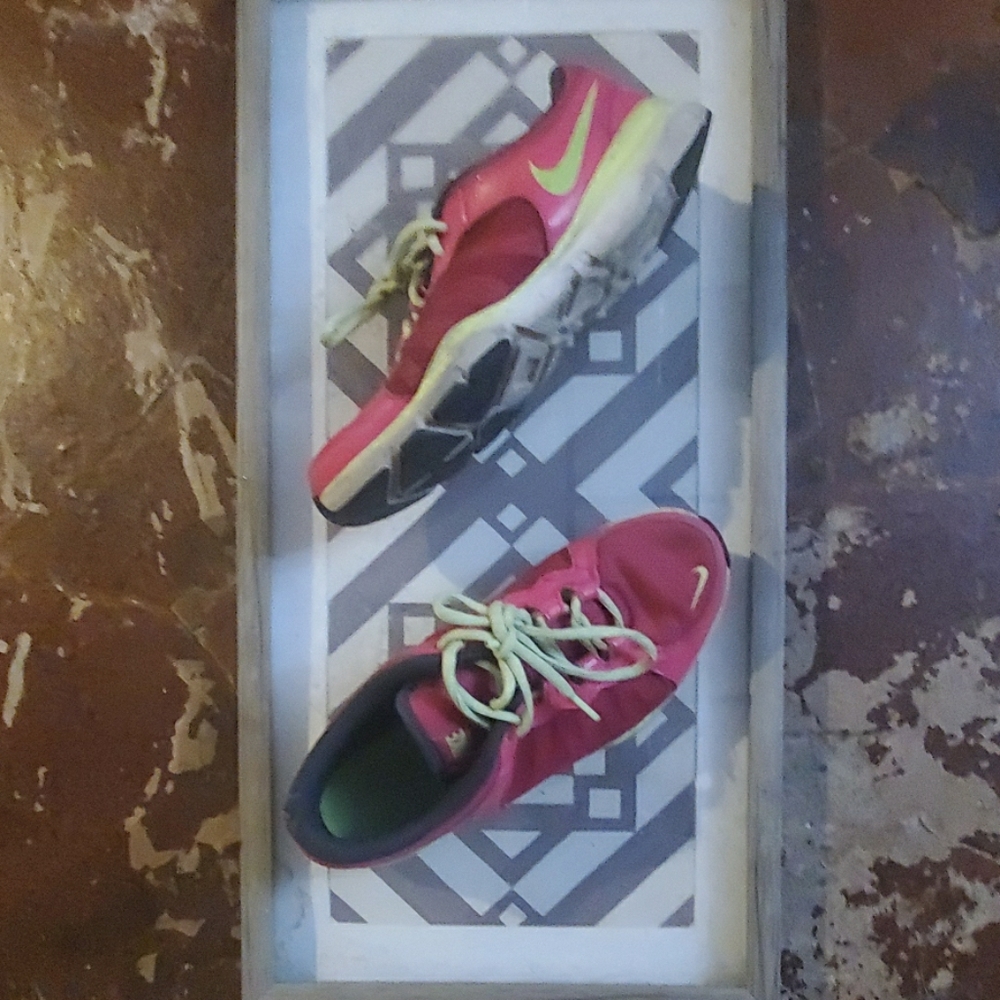Running shoes